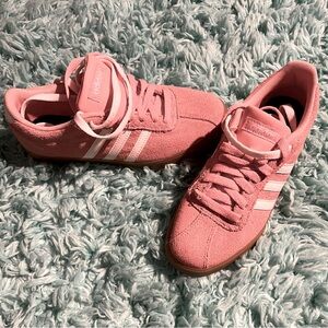 Adidas Sneakers 💕💕